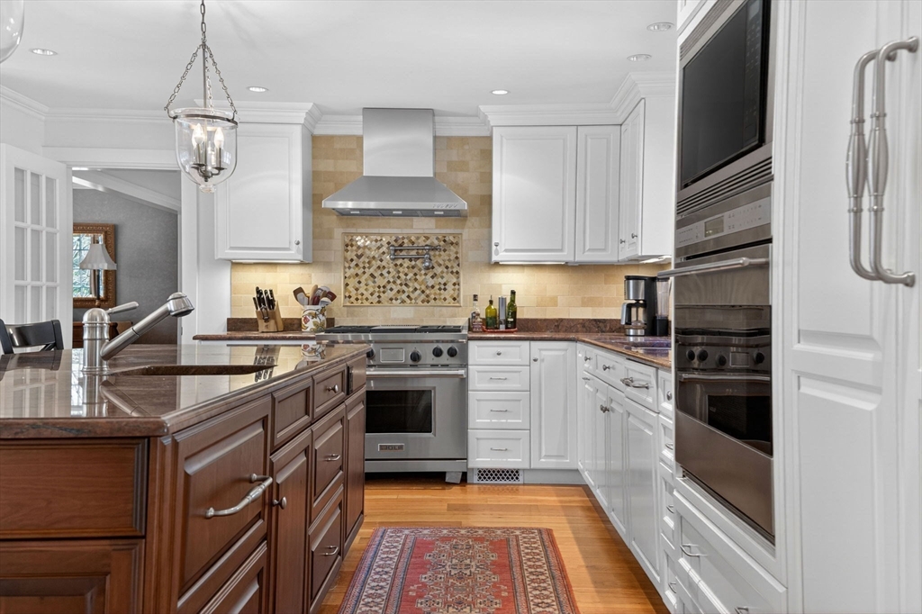 8 Buttercup Lane Dover, MA 02030 - Photo 6 of 37