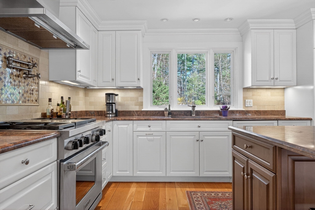 8 Buttercup Lane Dover, MA 02030 - Photo 7 of 37