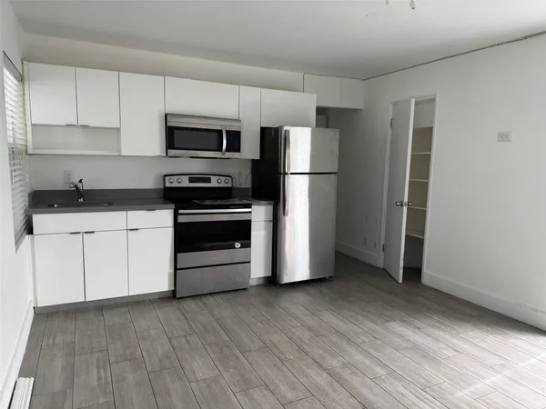 $1,800 | 7910 Abbott Avenue, Unit 6, Miami Beach, FL 33141