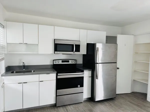 $1,800 | 7910 Abbott Avenue, Unit 6, Miami Beach, FL 33141