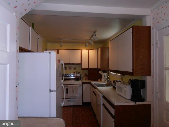 4707 Dover Road Bethesda, MD 20816 - Photo 18 of 26 Kitchen