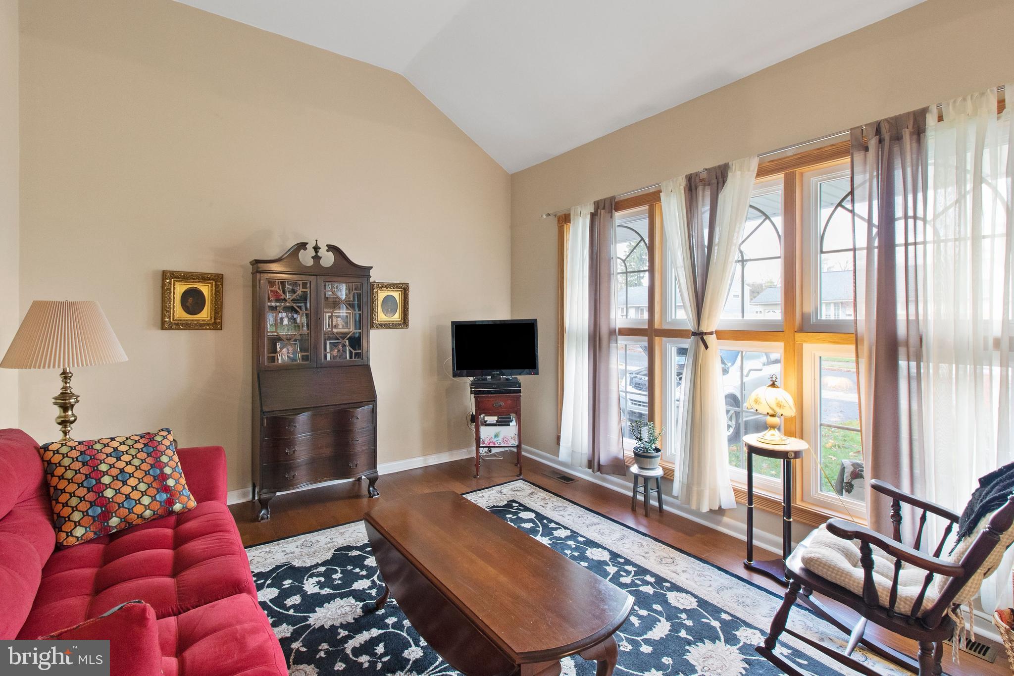 672 Spruce Road Warminster, PA 18974 - Photo 3 of 12
