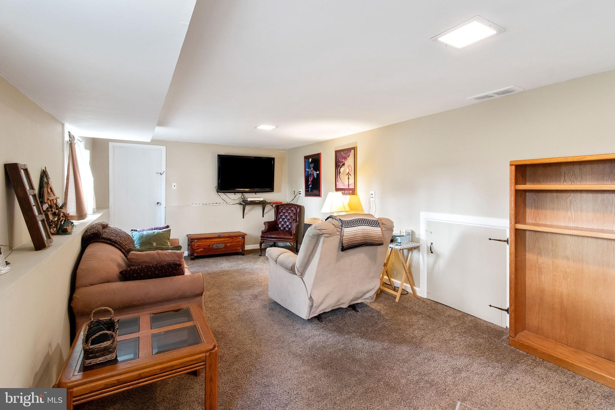 672 Spruce Road Warminster, PA 18974 - Photo 8 of 12