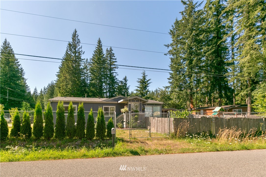 6263 Shamrock Road Maple Falls, WA 98266 - Photo 2 of 25 Gallery Image 2