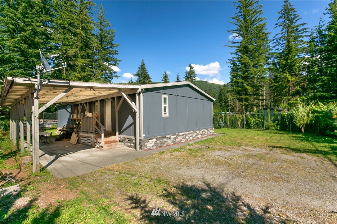 6263 Shamrock Road Maple Falls, WA 98266 - Photo 22 of 25 Gallery Image 22