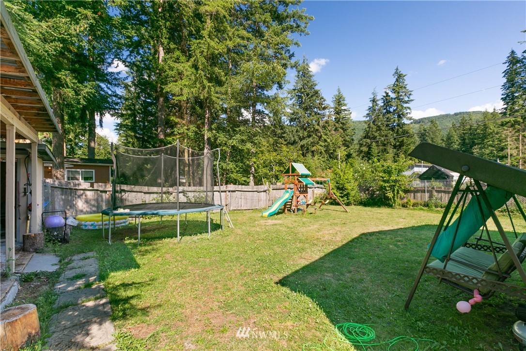 6263 Shamrock Road Maple Falls, WA 98266 - Photo 25 of 25 Gallery Image 25