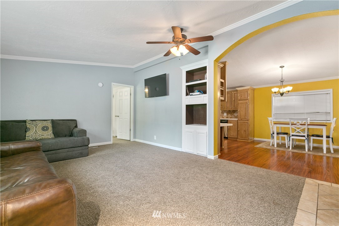 6263 Shamrock Road Maple Falls, WA 98266 - Photo 4 of 25 Gallery Image 4
