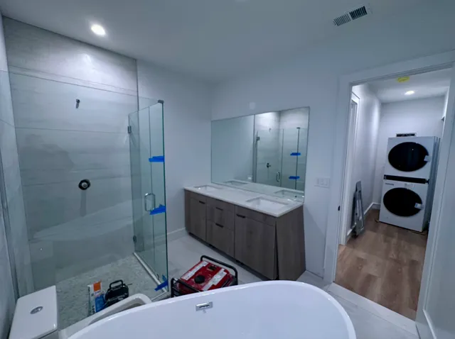 $4,000 | 4243 North Damen Avenue, Unit CH, Chicago, IL 60618