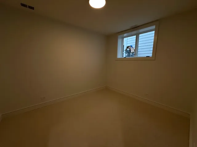 $4,000 | 4243 North Damen Avenue, Unit CH, Chicago, IL 60618