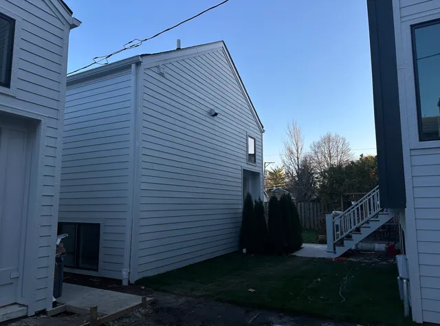 $4,000 | 4243 North Damen Avenue, Unit CH, Chicago, IL 60618