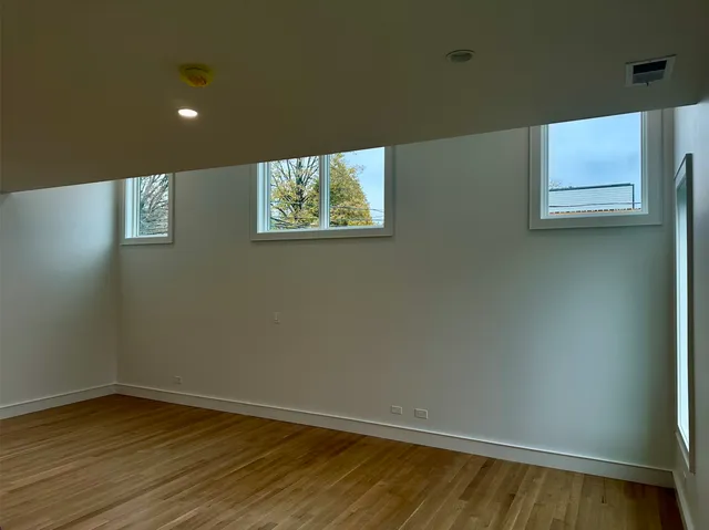 $4,000 | 4243 North Damen Avenue, Unit CH, Chicago, IL 60618