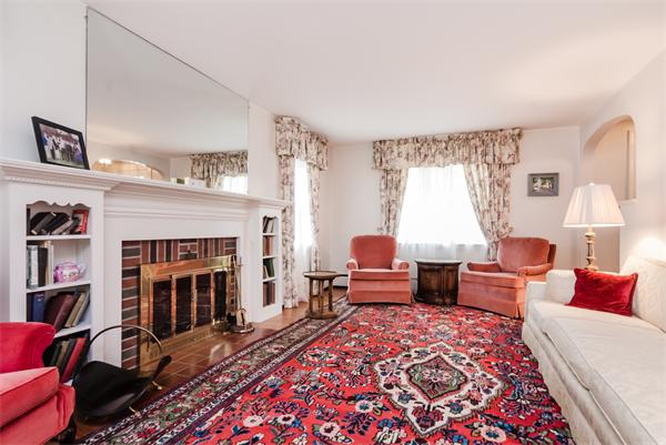 39 Clearwater Road Newton, MA 02462 - Photo 3 of 14