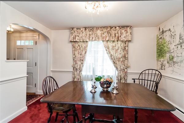 39 Clearwater Road Newton, MA 02462 - Photo 4 of 14