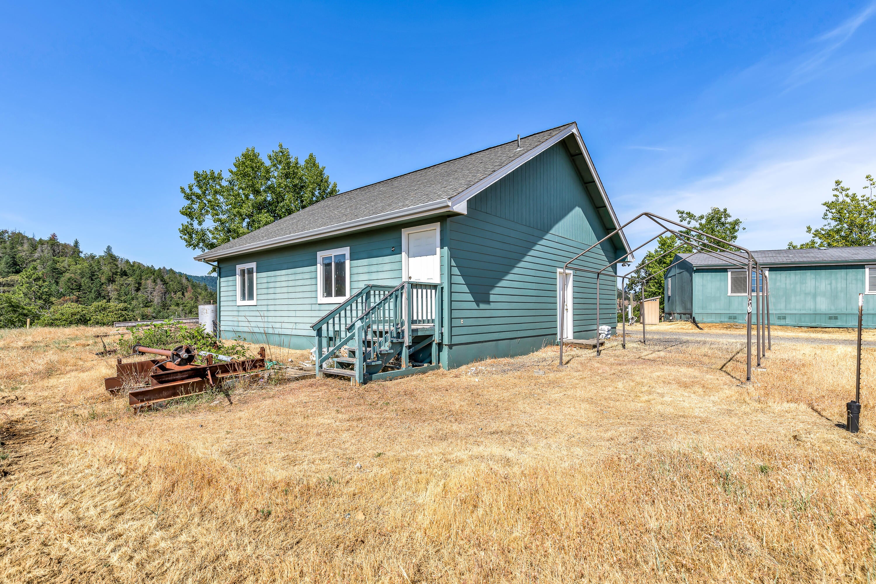 4655 Andrews Road Medford, OR 97501 - Photo 17 of 28 Back of Garage/Shop