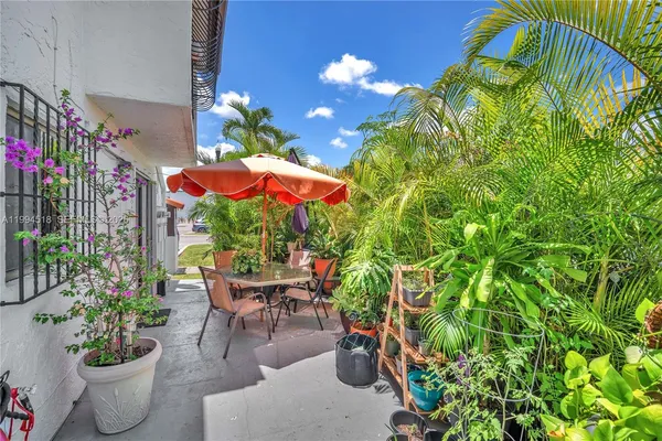 $470,000 | 1321 Southwest 124th Court, Unit 18A, Miami, FL 33184
