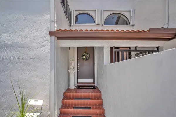 $470,000 | 1321 Southwest 124th Court, Unit 18A, Miami, FL 33184