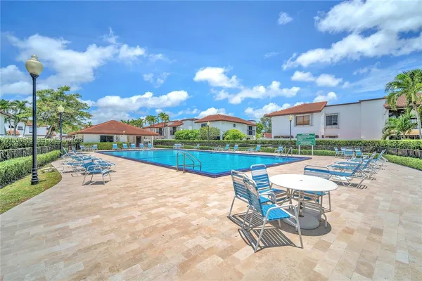 $470,000 | 1321 Southwest 124th Court, Unit 18A, Miami, FL 33184