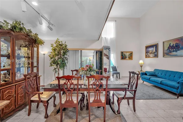 $470,000 | 1321 Southwest 124th Court, Unit 18A, Miami, FL 33184