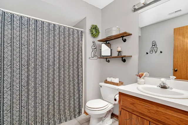 $210,000 | 2670 Jodee Drive, Unit B, Joliet, IL 60436