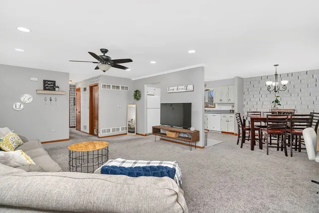 $210,000 | 2670 Jodee Drive, Unit B, Joliet, IL 60436