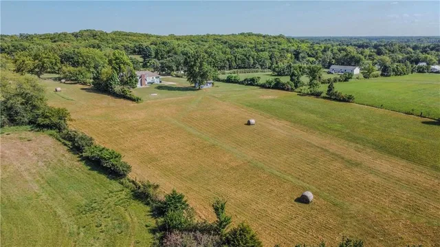 $439,000 | 24320 South Grabe Road, Peculiar, MO 64078