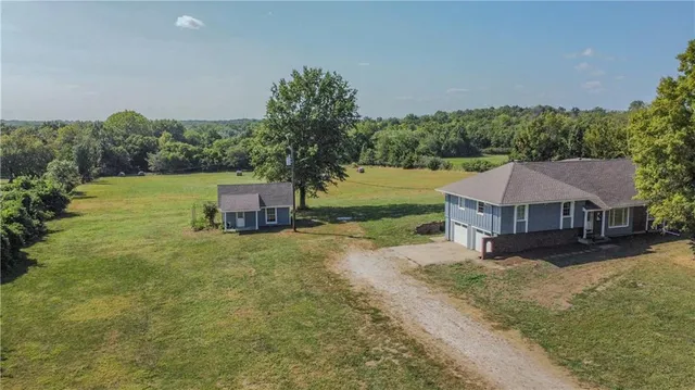 $439,000 | 24320 South Grabe Road, Peculiar, MO 64078