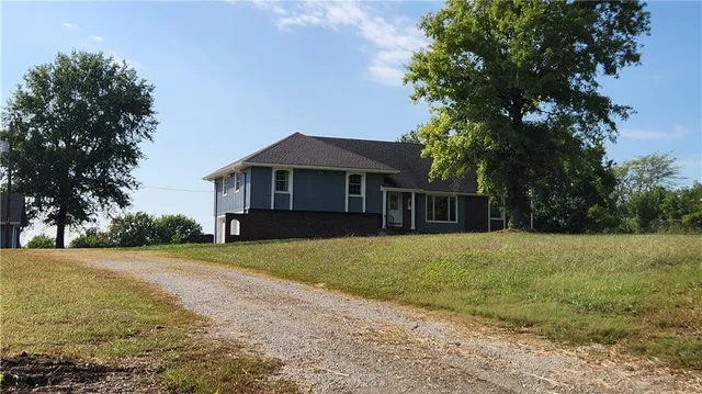 $439,000 | 24320 South Grabe Road, Peculiar, MO 64078