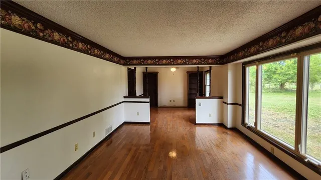 $439,000 | 24320 South Grabe Road, Peculiar, MO 64078