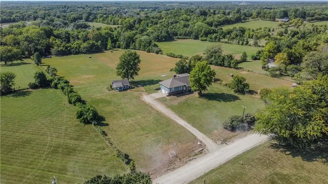 $439,000 | 24320 South Grabe Road, Peculiar, MO 64078
