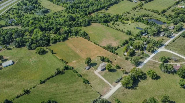 $439,000 | 24320 South Grabe Road, Peculiar, MO 64078