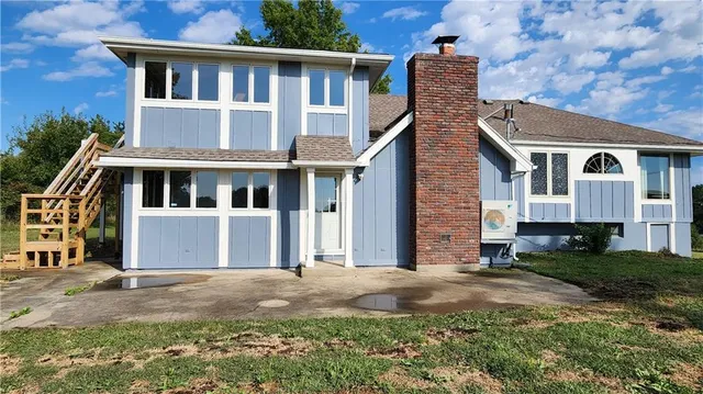 $439,000 | 24320 South Grabe Road, Peculiar, MO 64078