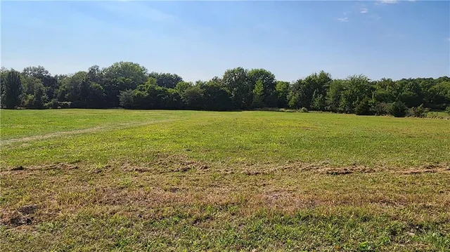 $439,000 | 24320 South Grabe Road, Peculiar, MO 64078