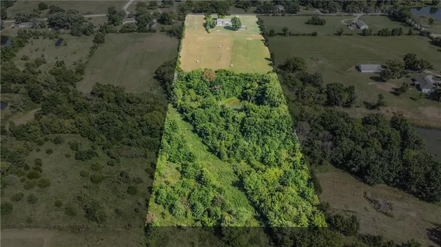 $439,000 | 24320 South Grabe Road, Peculiar, MO 64078