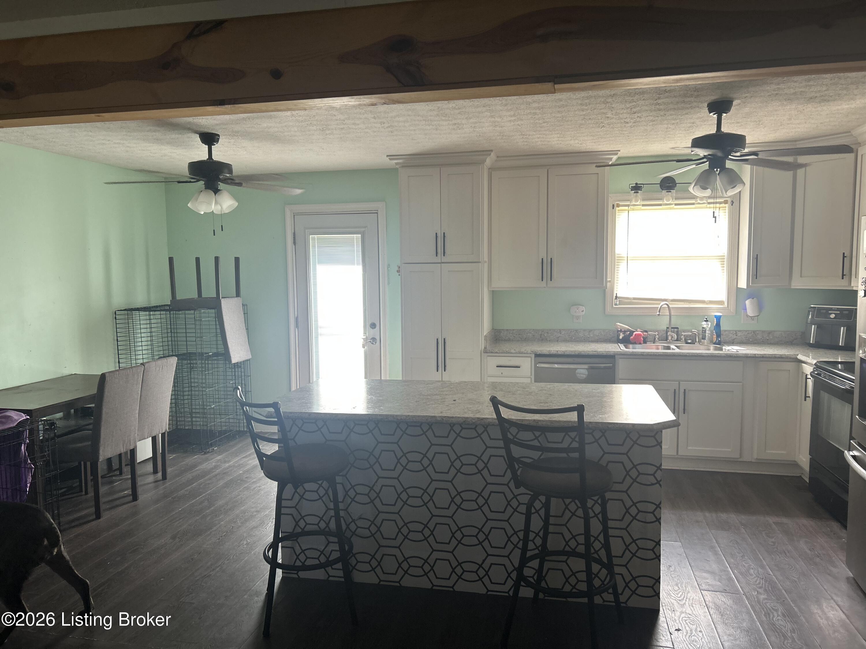174 Blake Way Lebanon, KY 40033 - Photo 5 of 20 Large Kitchen Island