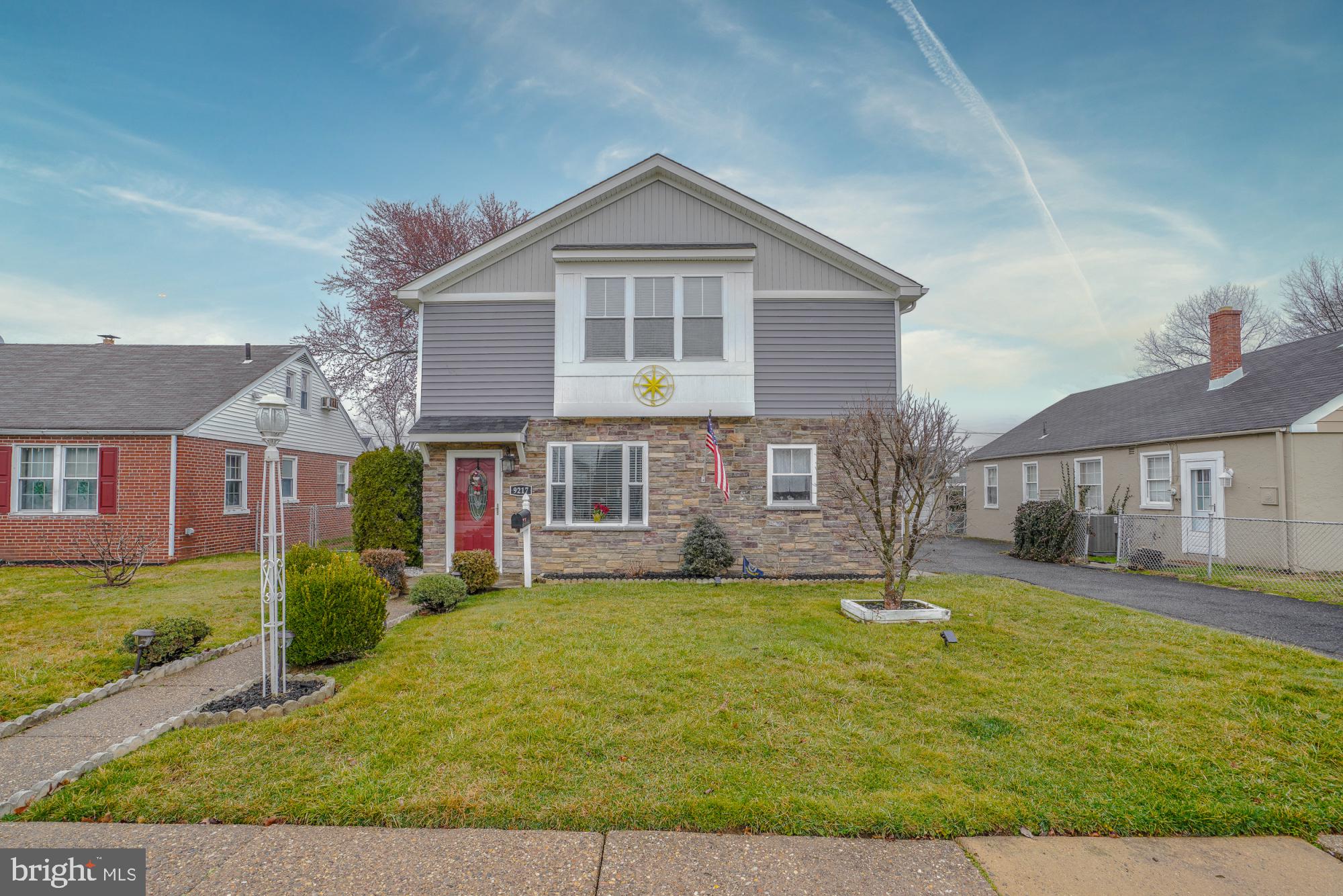 9217 Annapolis Road Philadelphia, PA 19114 - Photo 3 of 28 Gallery Image 3