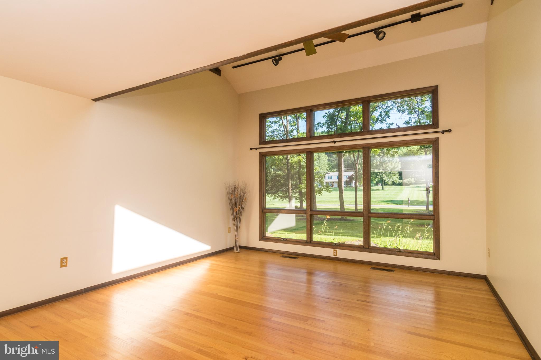 1338 St Peters Road Pottstown, PA 19465 - Photo 7 of 37