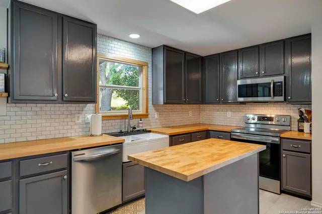 $305,000 | 7731 Wexford Ridge, San Antonio, TX 78240