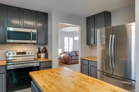 $299,000 | 7731 Wexford Ridge, San Antonio, TX 78240