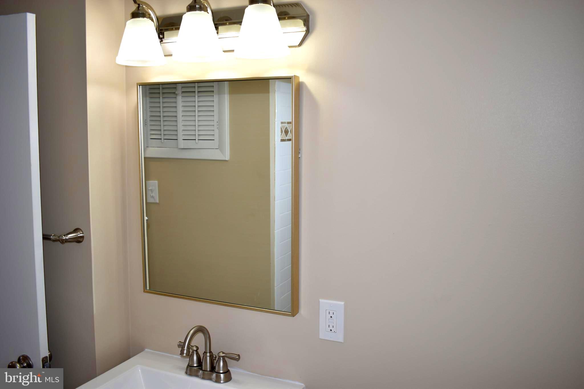 30 Kinship Road Baltimore, MD 21222 - Photo 21 of 33 New Lighting