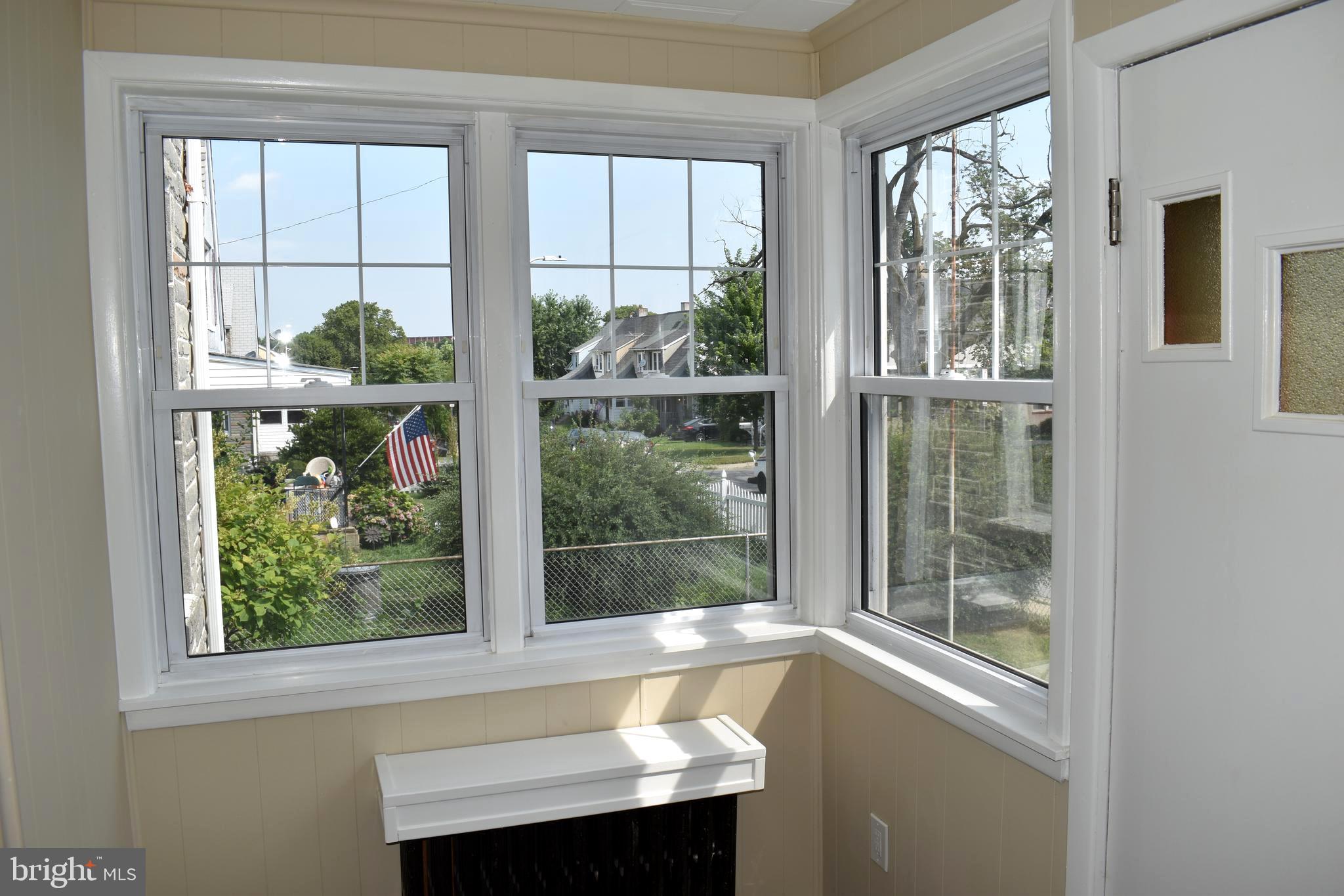 30 Kinship Road Baltimore, MD 21222 - Photo 4 of 33 Bright and Airy Sunroom