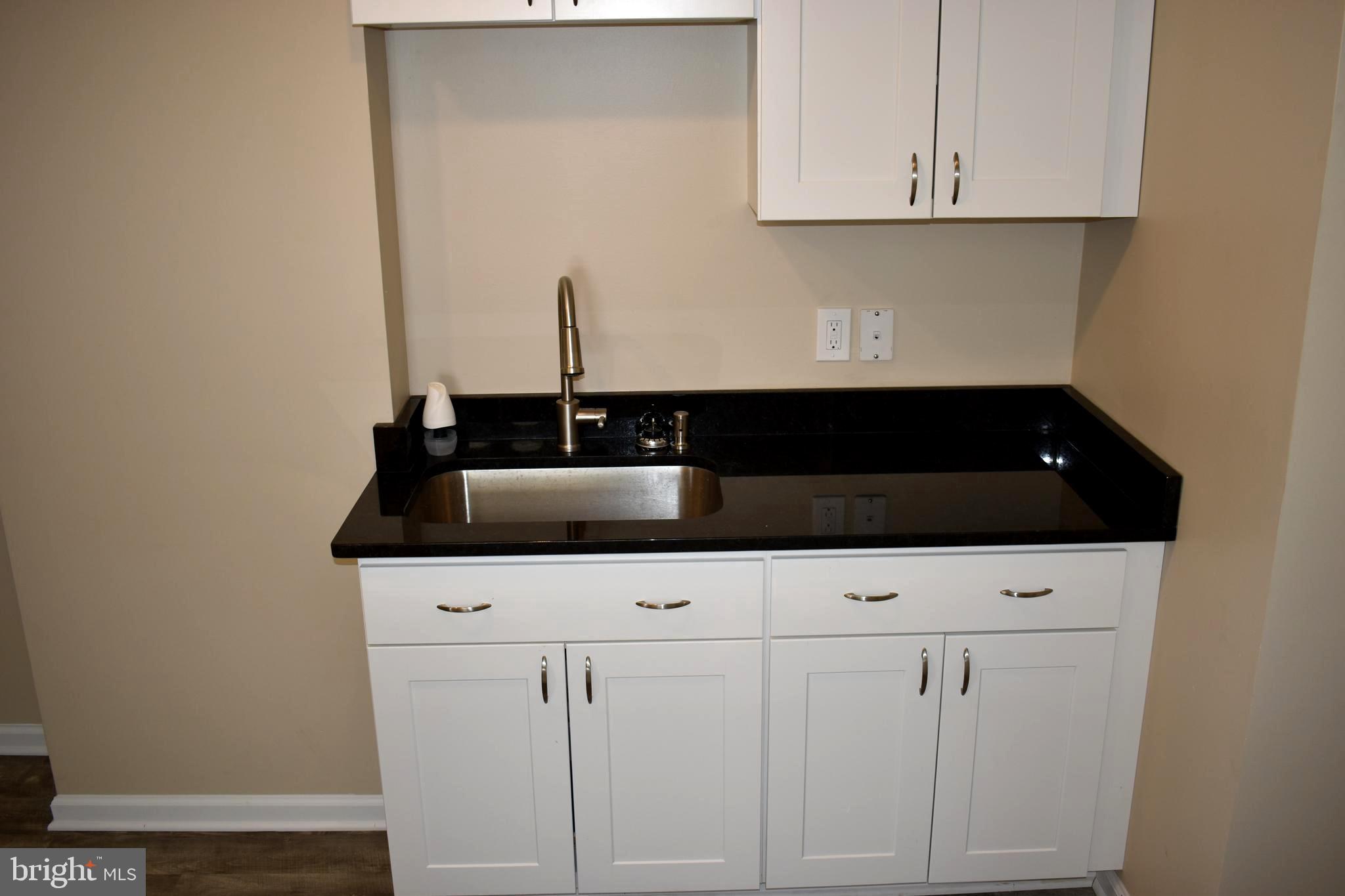 30 Kinship Road Baltimore, MD 21222 - Photo 9 of 33 Granite Counters