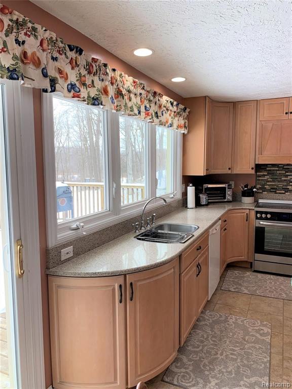 3532 Golf Club Road Howell, MI 48843 - Photo 18 of 30