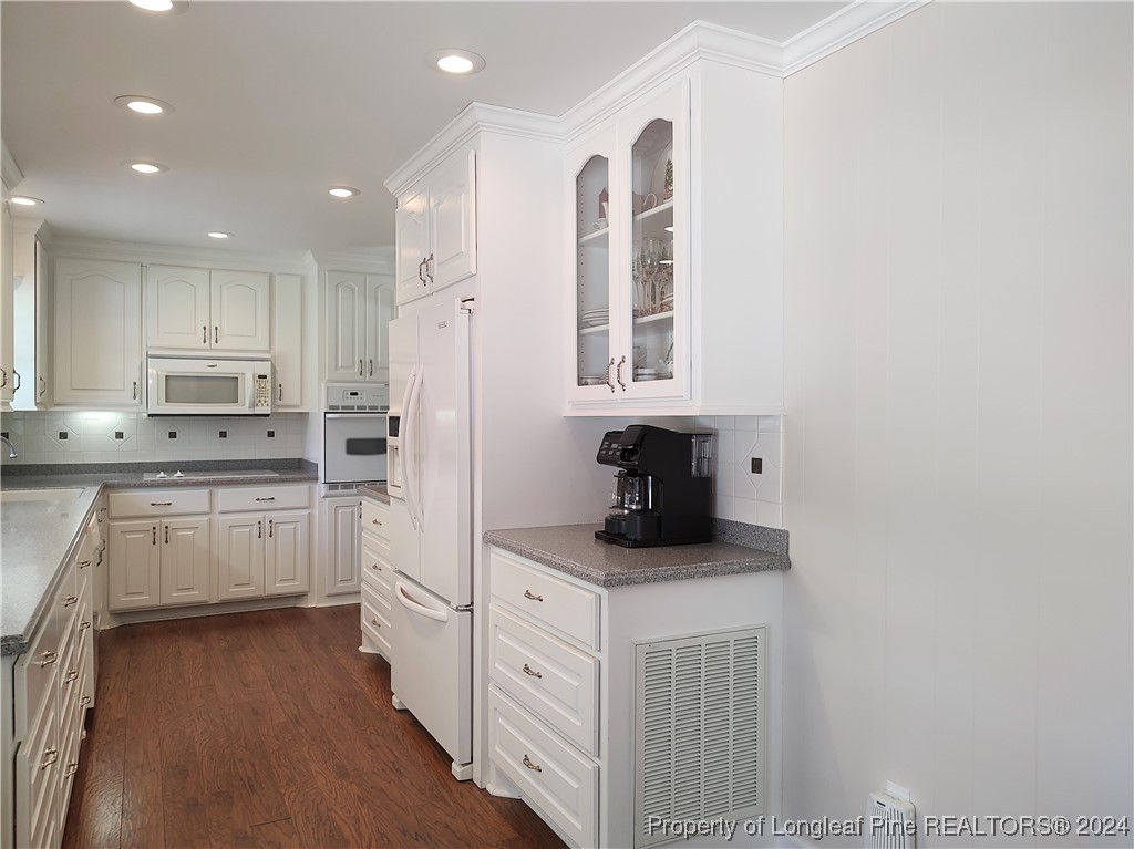 619 McLeod Drive Sanford, NC 27330 - Photo 7 of 42