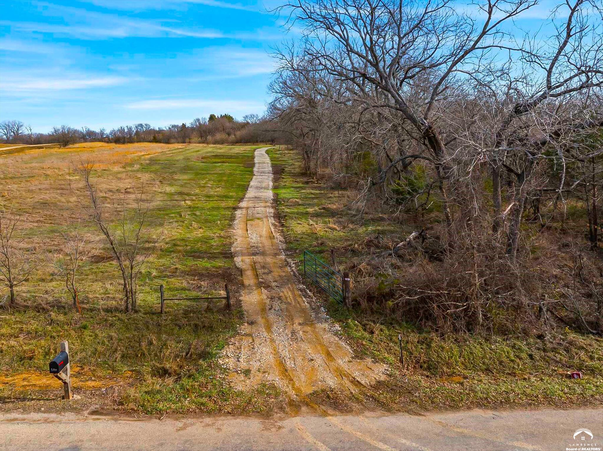 1036 East 1700 Road Lawrence, KS 66046 - Photo 18 of 38