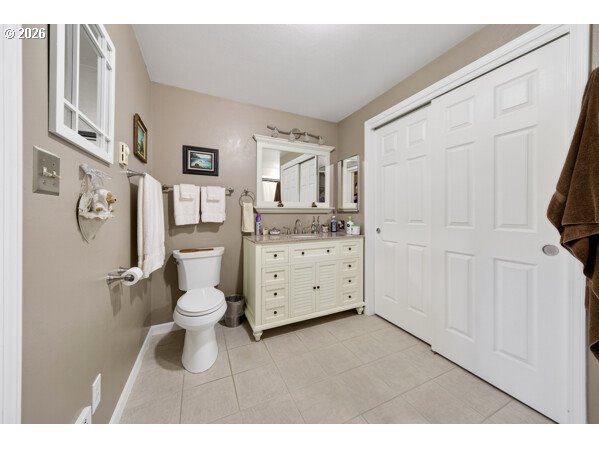 63697 Isthmus Heights Road Coos Bay, OR 97420 - Photo 20 of 45 Primary Bedroom
