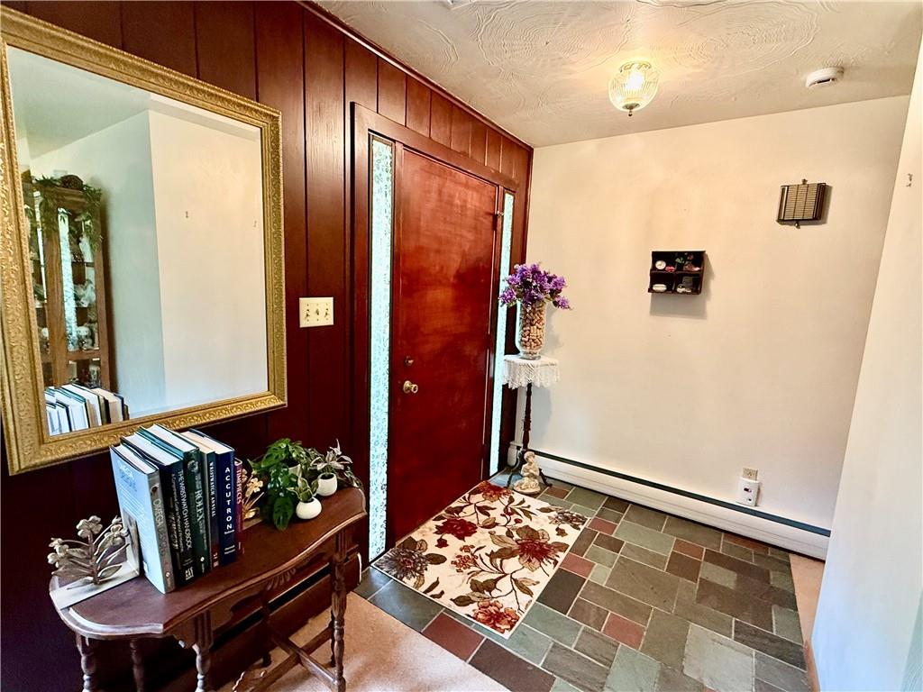 320 Saxonburg Road Butler, PA 16002 - Photo 12 of 36 a very nice looking room with a large window