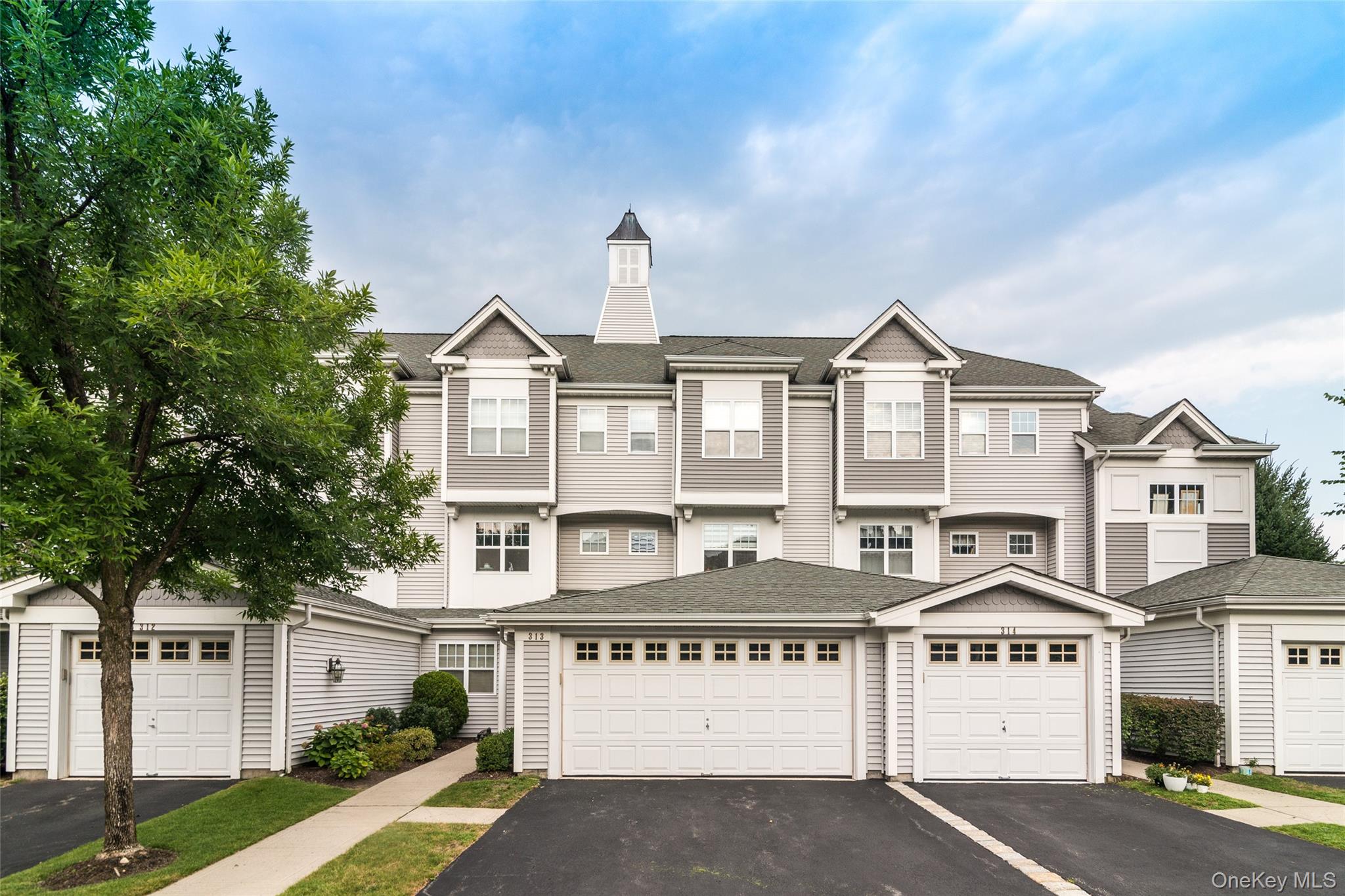 323 Waterside Close Peekskill, NY 10566 - Photo 3 of 42 323 Waterside Close