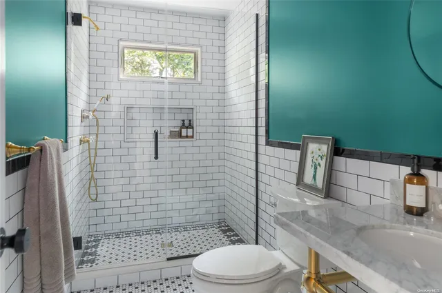 $3,500 | 870 Stars Road, East Marion, NY 11939