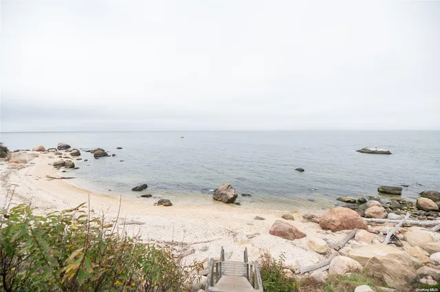 $3,500 | 870 Stars Road, East Marion, NY 11939