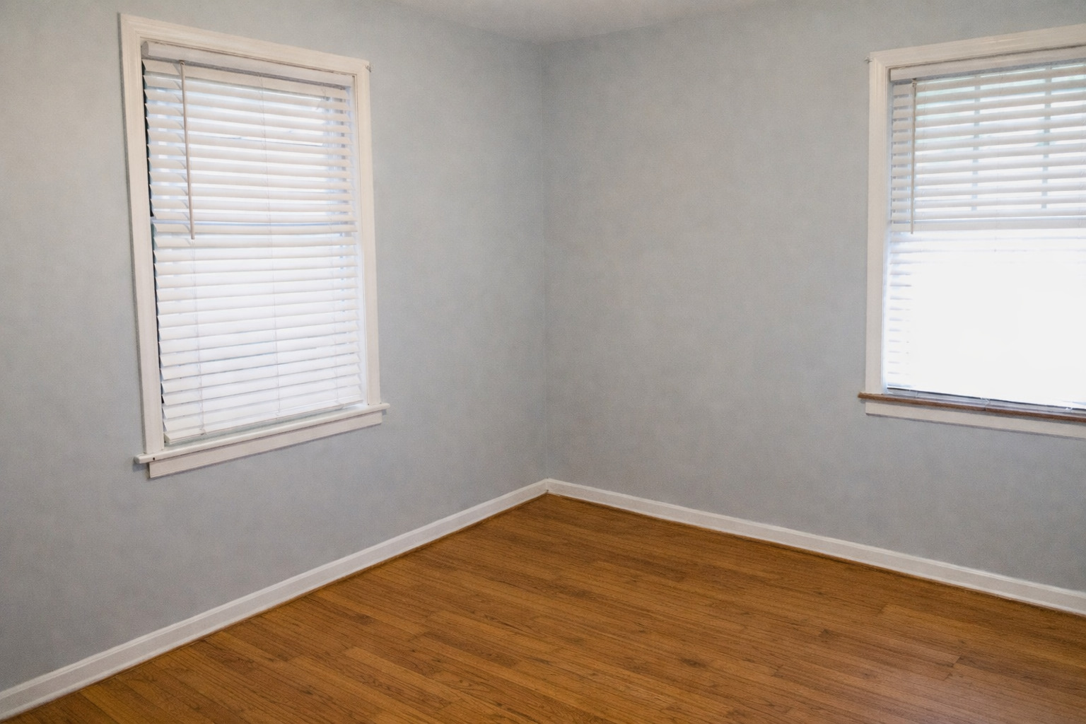 9044 South Merrill Avenue Chicago, IL 60617 - Photo 27 of 46 an empty room with a window